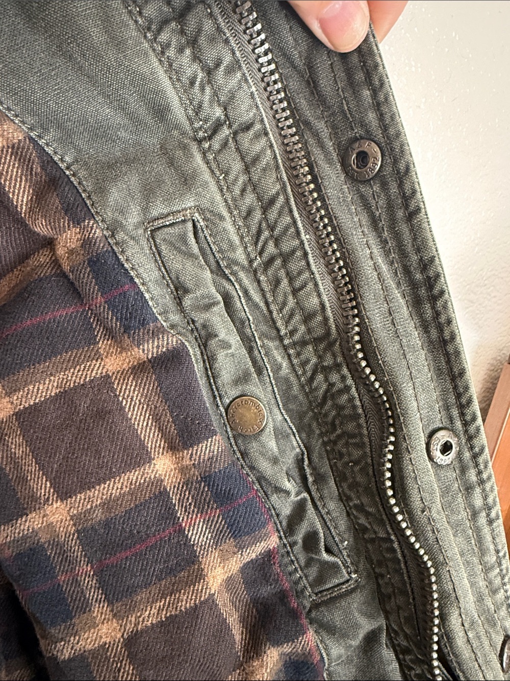 Almost Vintage (2008) Abercrombie & Fitch Men's Military Field Jacket in Olive - Picture 8 of 12